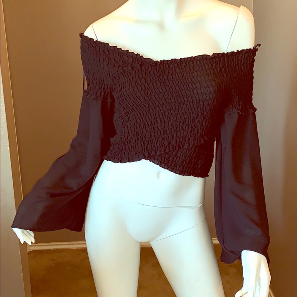 Black blouse very nice ❤️🤪